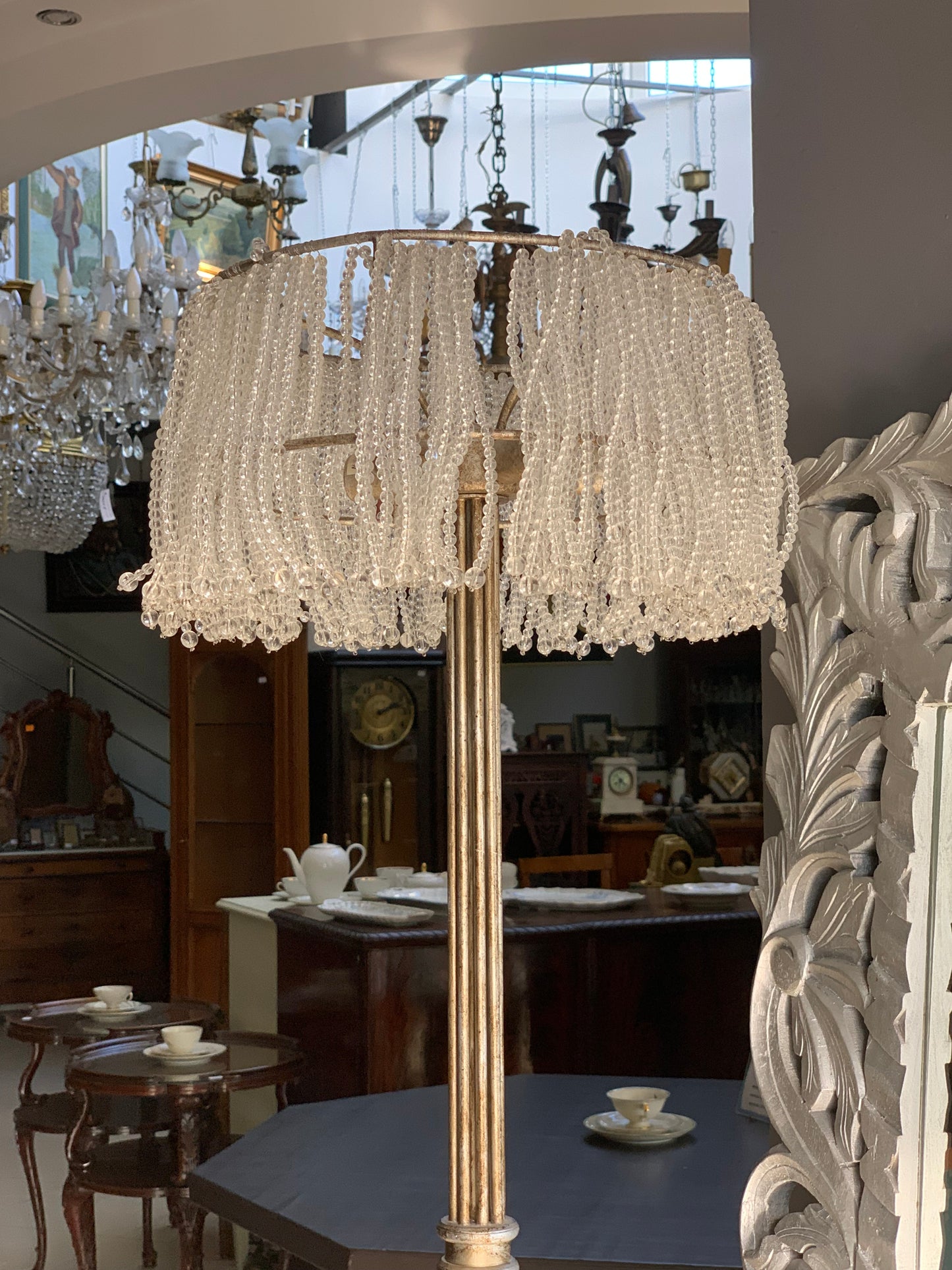 Lampa podłogowa Vintage z koralików