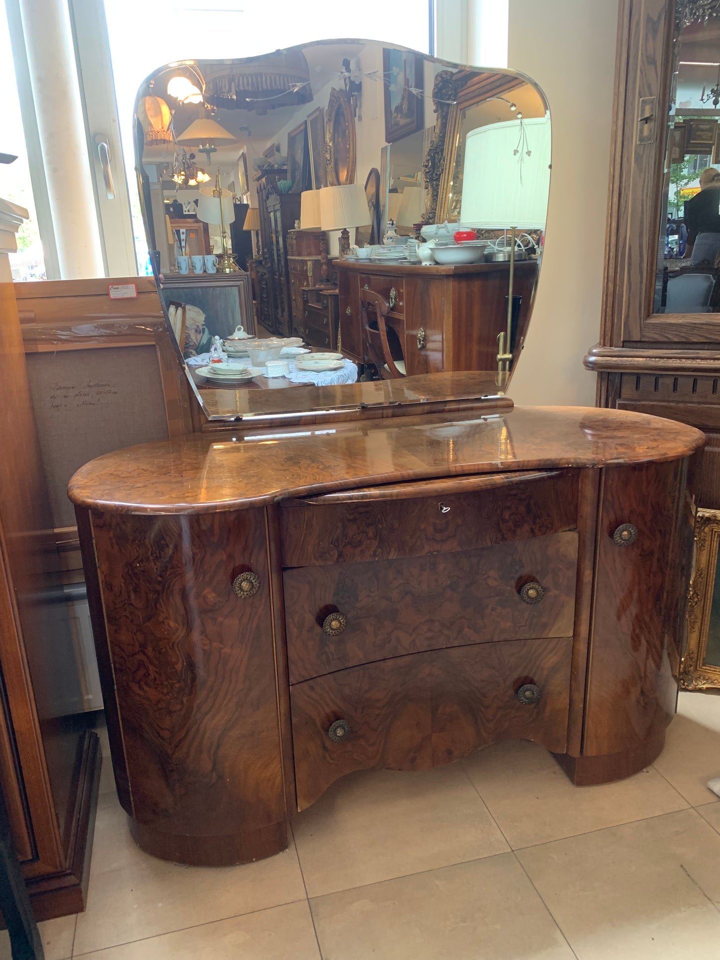 Toaletka Art Deco orzechowa, przedwojenny mebel