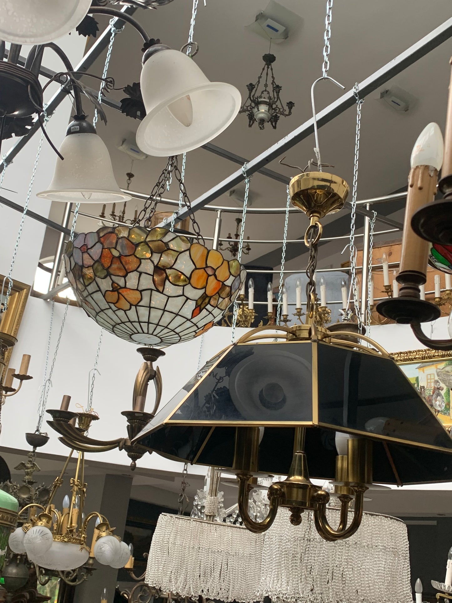 Lampa z czarnym  kloszem marki G. Moscatelli lata 90-e