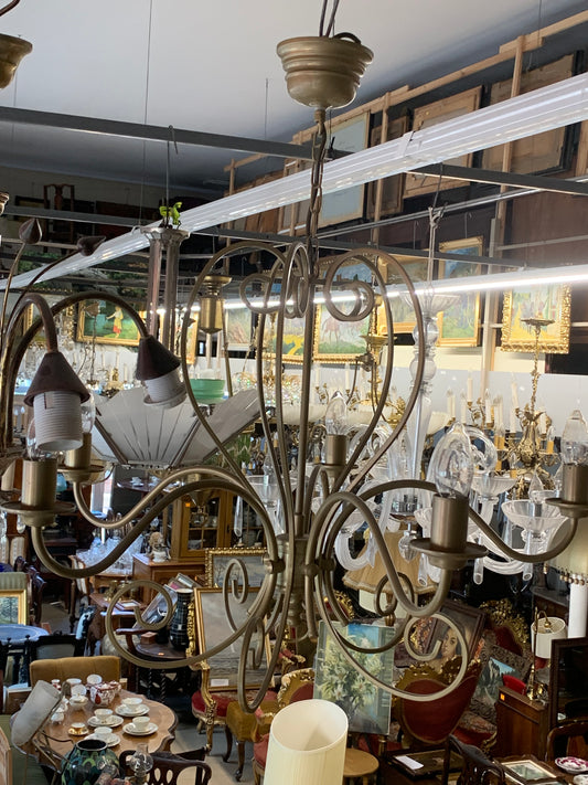 Włoski żyrandol pięcioramienny, metaloplastyka
