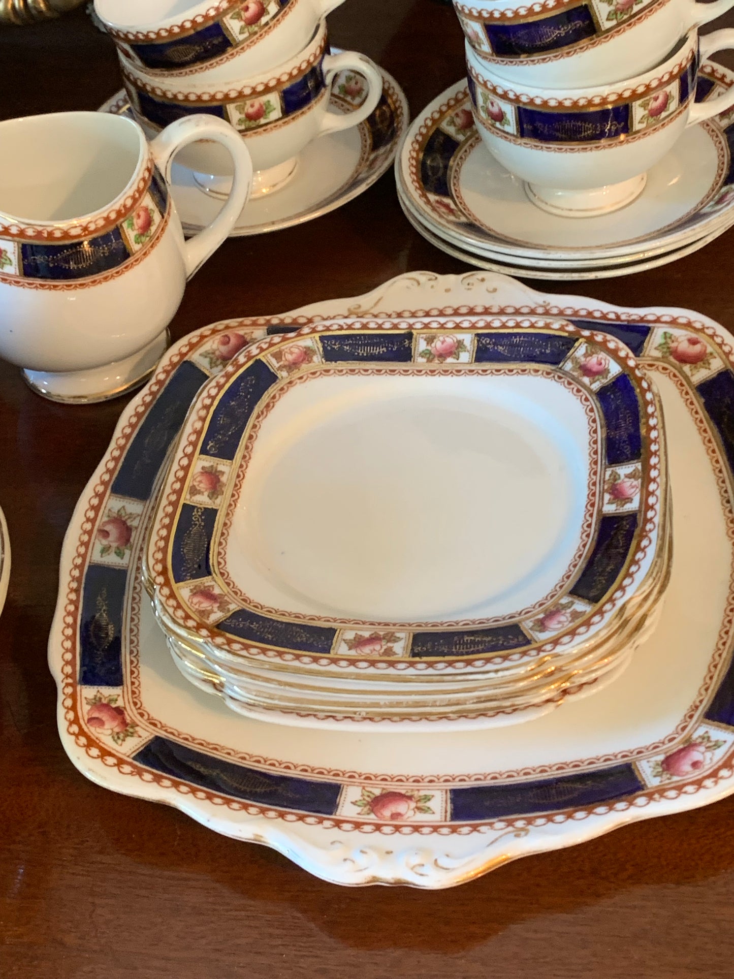 Serwis z angielskiej porcelany na 4 osoby Royal Albert