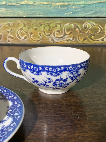 Filiżanka z japońskiej porcelany sygnowana