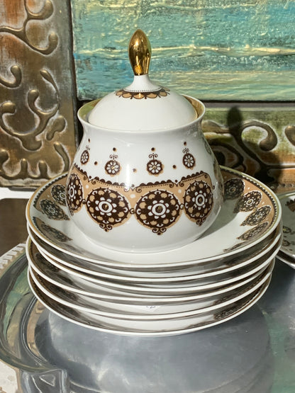 Serwis kawowy, porcelanowy, złocenia, na 6 osób