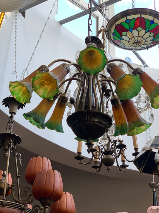 Żyrandol w stylu Art Nouveau 10 ramienny ze szklanymi kloszami