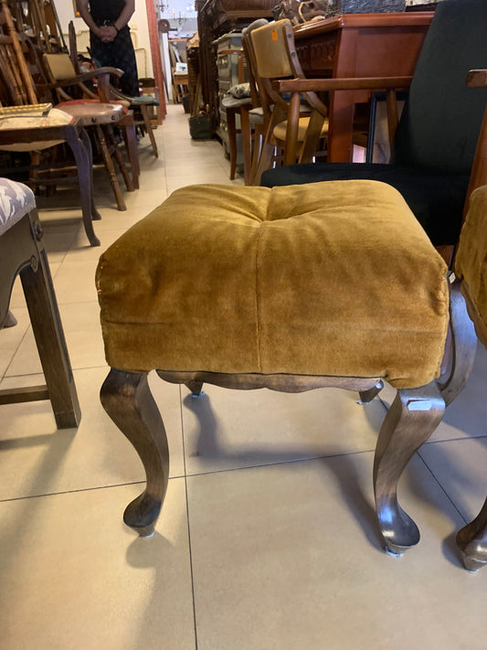 Pouf for dressing table, Ludwik frame