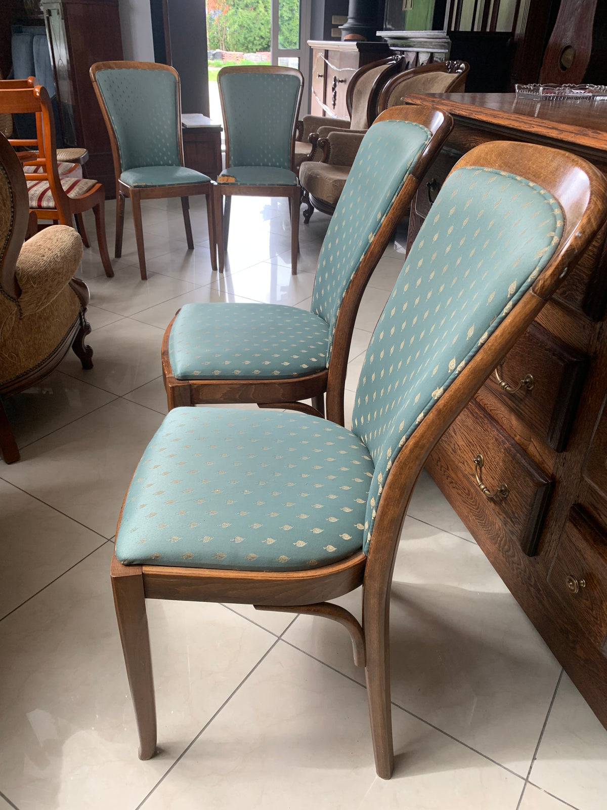 Set of 8 beech wood chairs, Milton