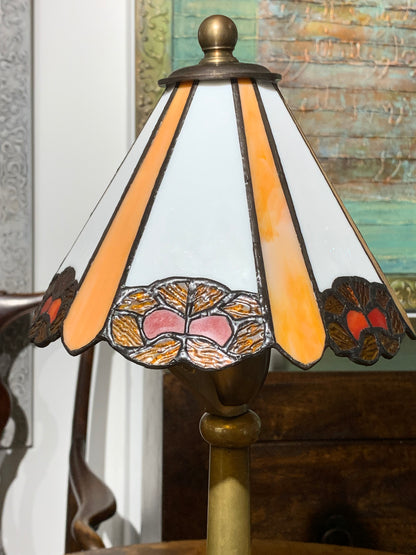 Lampa z brązu, abażur, szkło witrażowe