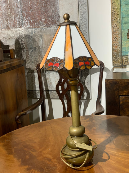 Lampa z brązu, abażur, szkło witrażowe