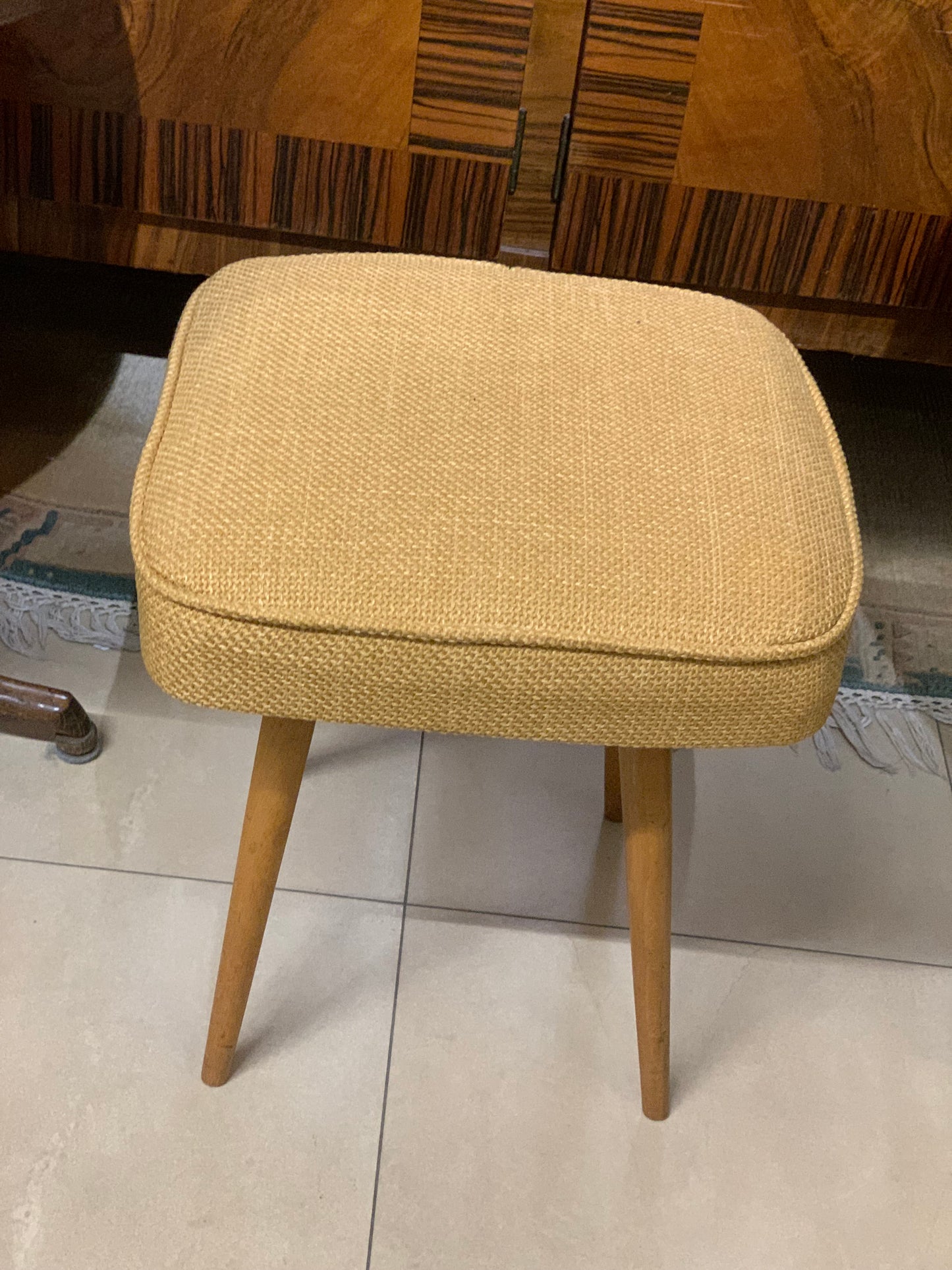 Taboret PRL patyczak, po renowacji