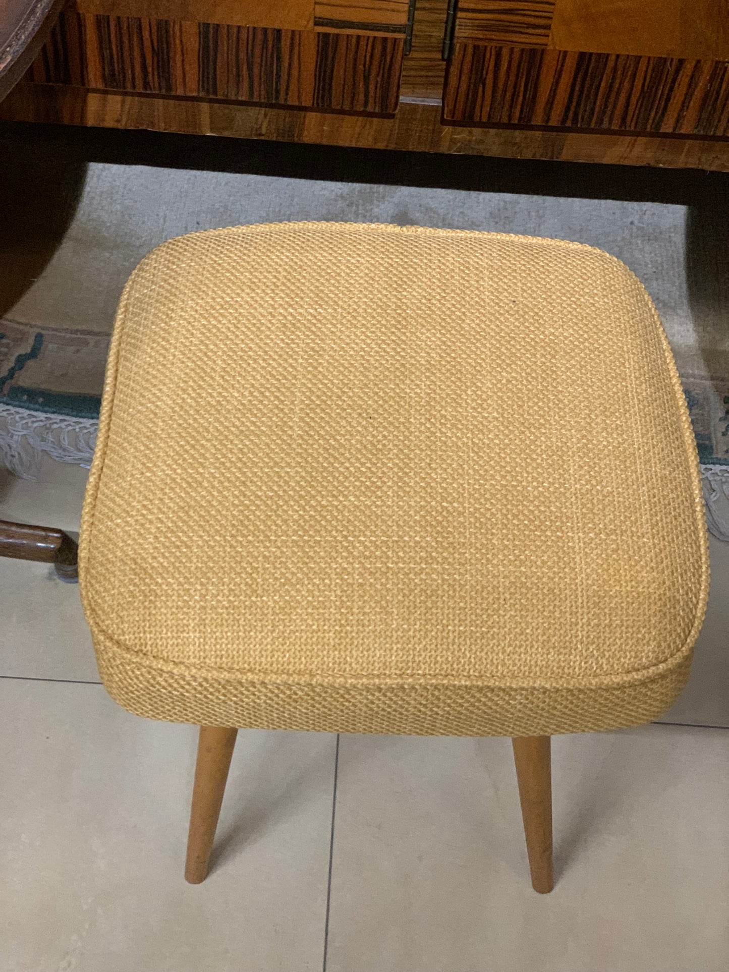 Taboret PRL patyczak, po renowacji