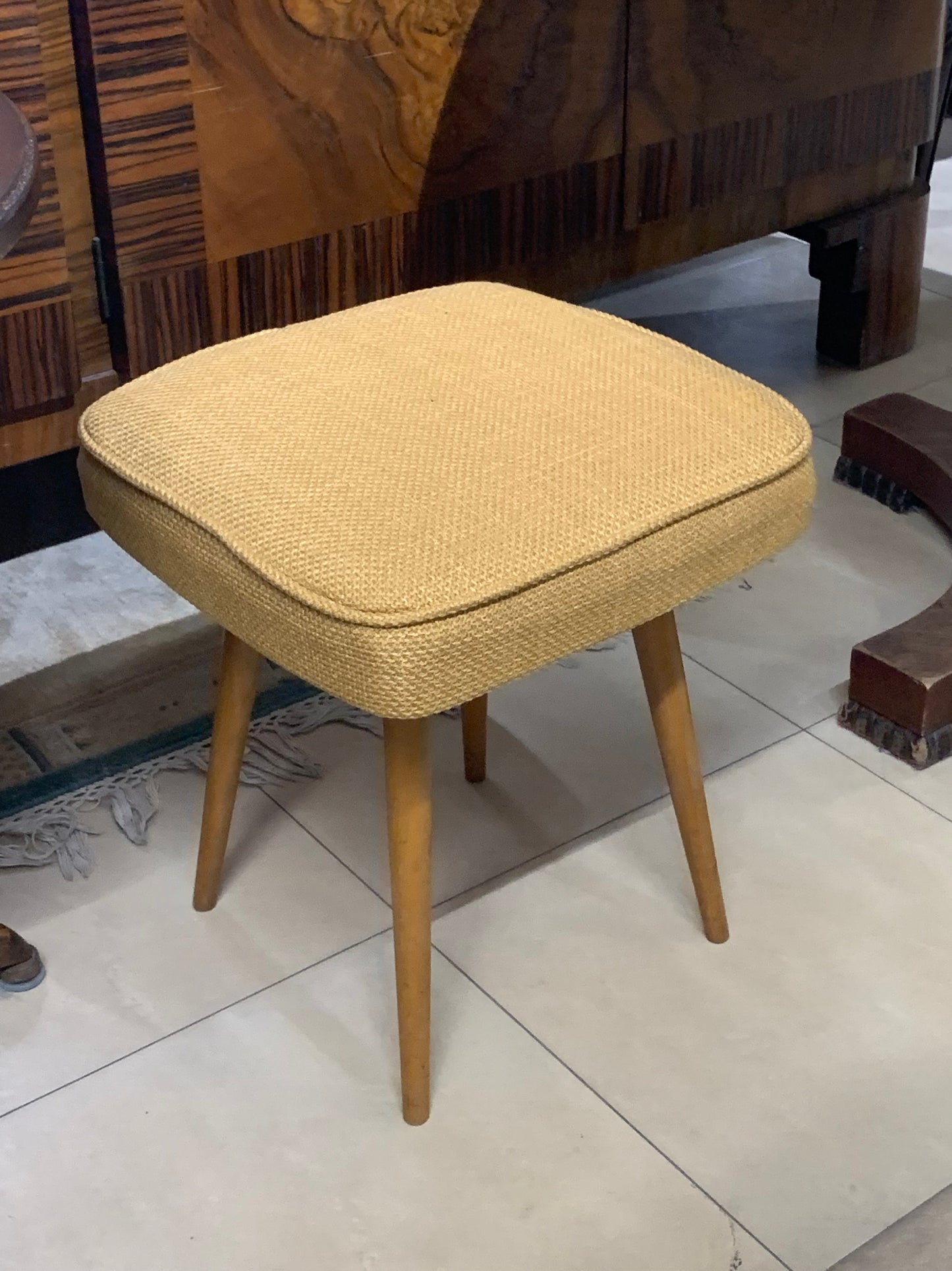 Taboret PRL patyczak, po renowacji