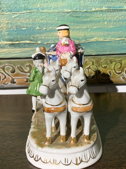 Figurka porcelanowa, barokowa karoca