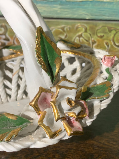 Koszyk ażurowy, porcelanowy, kwiaty, Włochy
