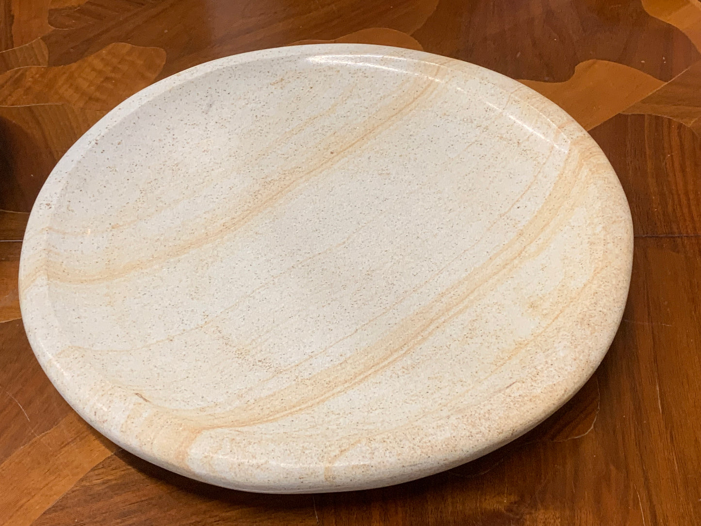 Patera okrągła/owalna z piaskowca, Ukraina, rękodzieło