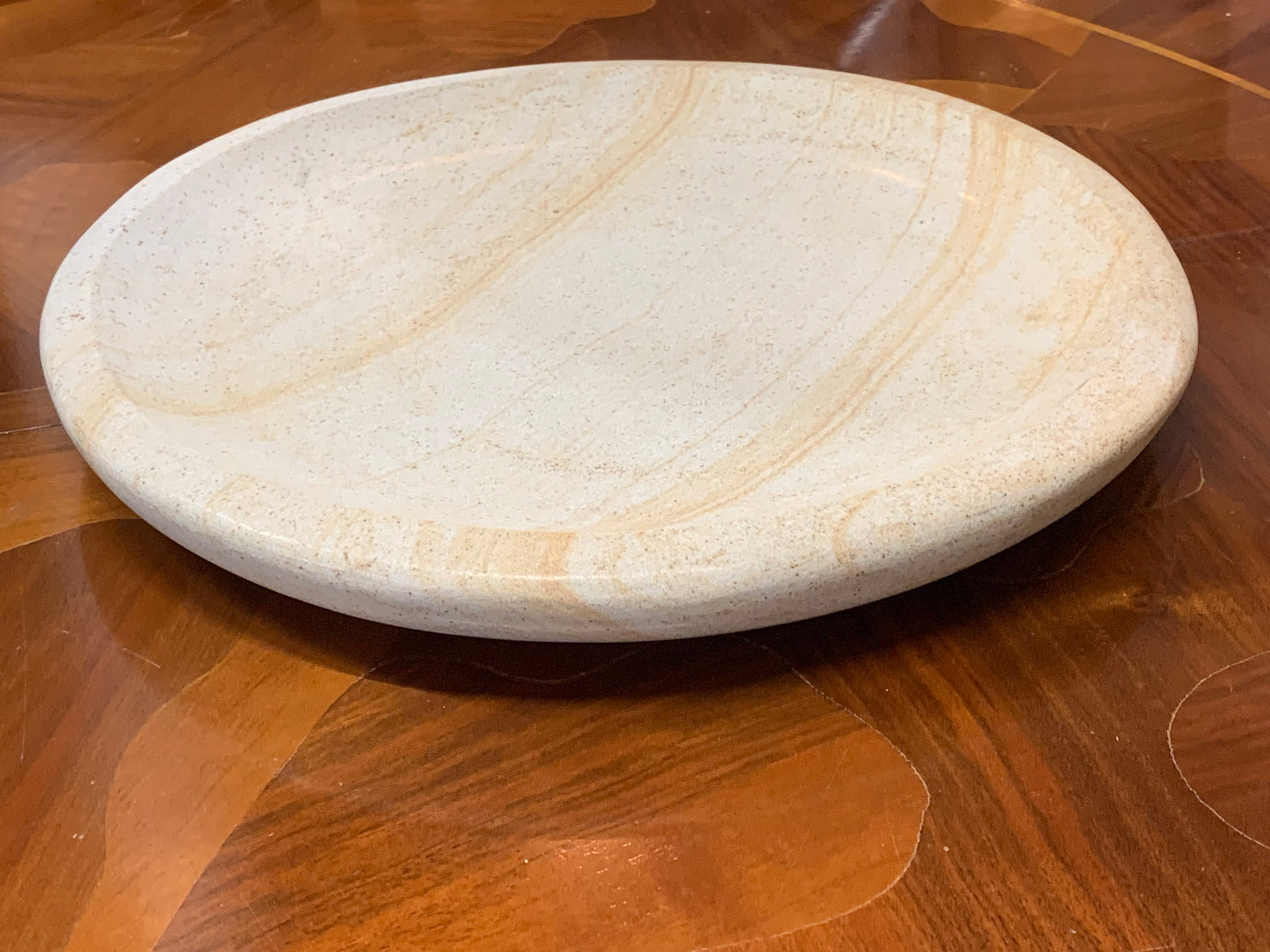 Patera okrągła/owalna z piaskowca, Ukraina, rękodzieło