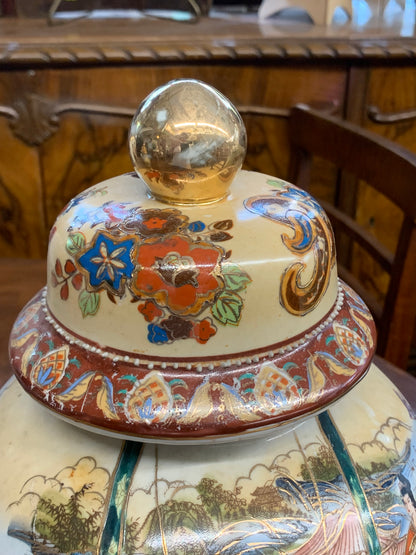 Wazony chińskie Satsuma 2 szt. ręcznie zdobione, sygnowane