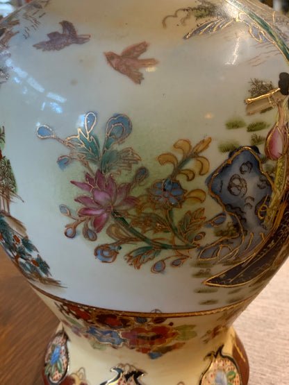 Wazony chińskie Satsuma 2 szt. ręcznie zdobione, sygnowane