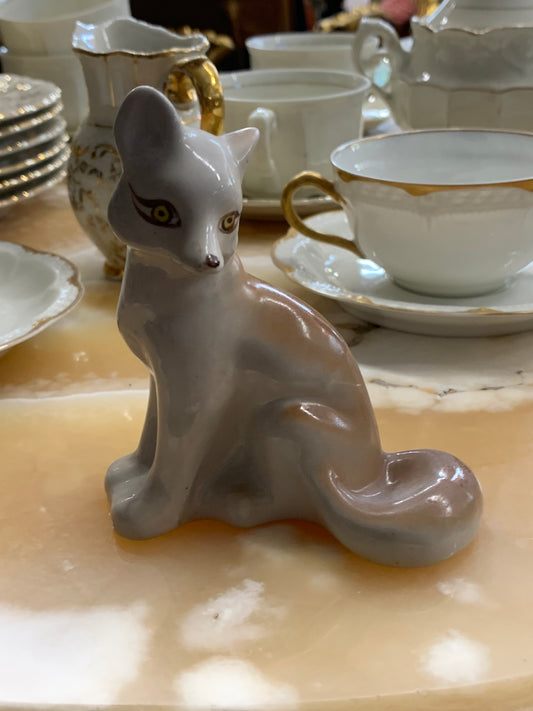 Figurka porcelanowa lis, sygnowany, Połonne Ukraina
