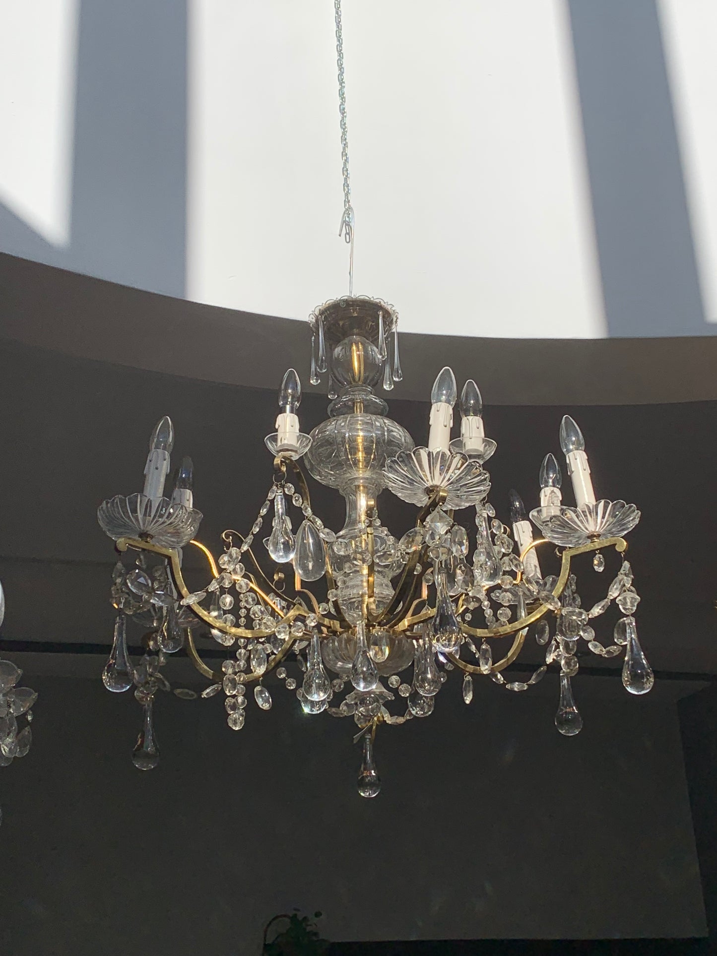 Cascading crystal chandelier with 12 bulbs