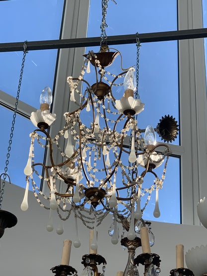 Żyrandol hiszpański z mosiądzu i szklanych łezek