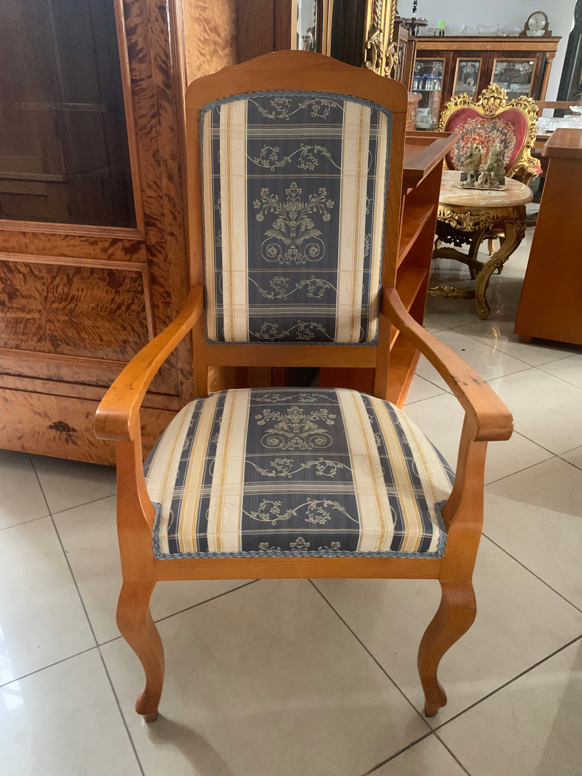 Sofa + fotel + 2 krzesła  stylowe, tapicerowane w stylu ludwikowskim