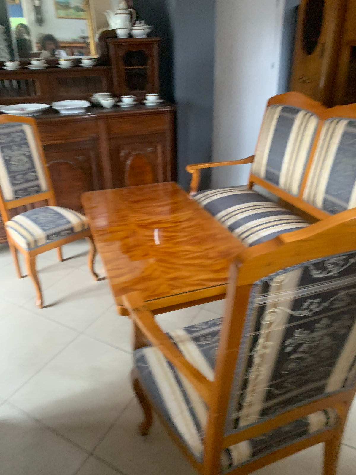 Sofa + fotel + 2 krzesła  stylowe, tapicerowane w stylu ludwikowskim
