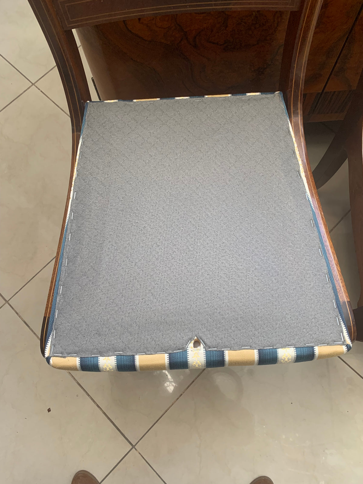Krzesła w stylu Biedermeier Henryków, nowa tapicerka