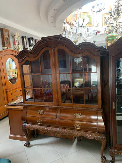 Witryna, biblioteka Chippendale po renowacji