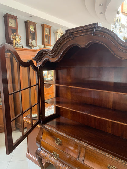 Witryna, biblioteka Chippendale po renowacji