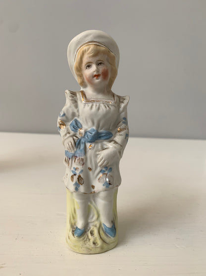 Figurka porcelanowa dziewczynka