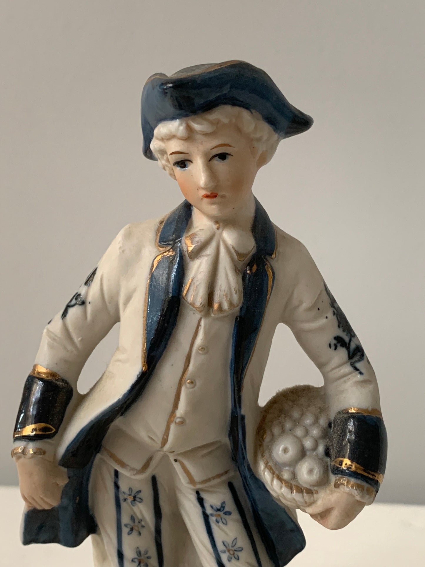 Figurki porcelanowe, Francja