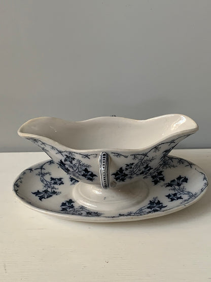 Villeroy&amp;Boch Mettlach porcelain sauceboat