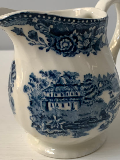 Mlecznik porcelanowy Churchill, Anglia