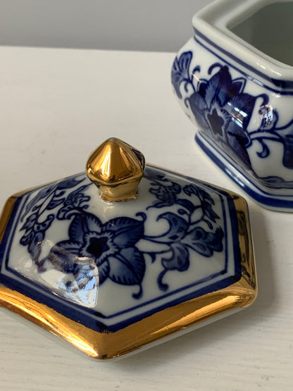 Cukiernica, bomboniera porcelanowa kobalt, złoto