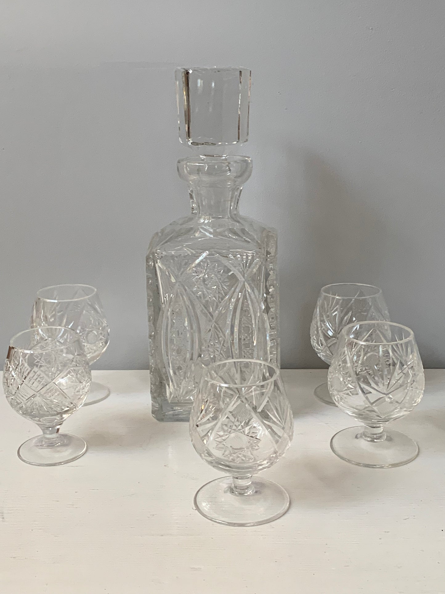 Karafka kryształowa z korkiem