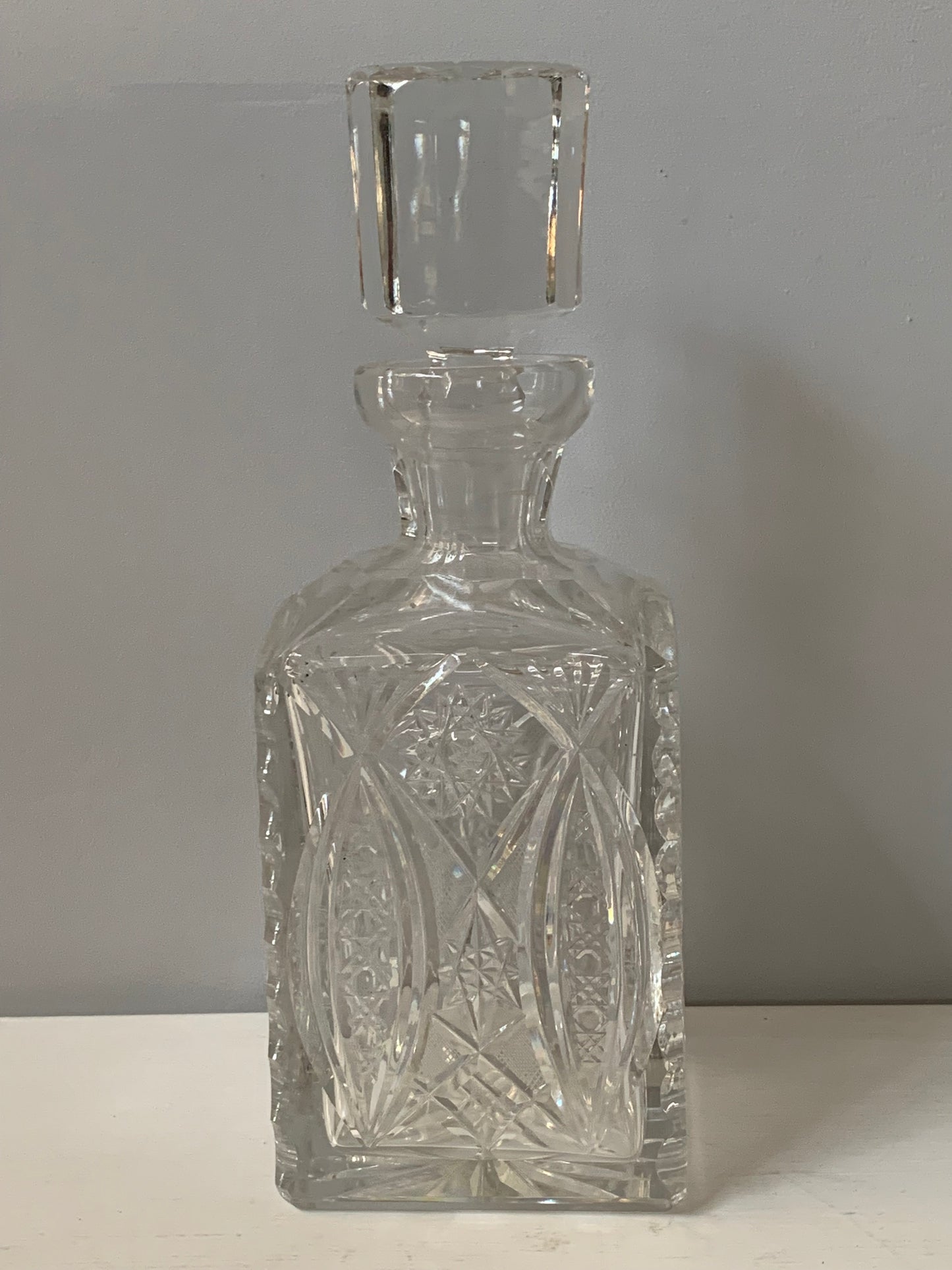 Karafka kryształowa z korkiem