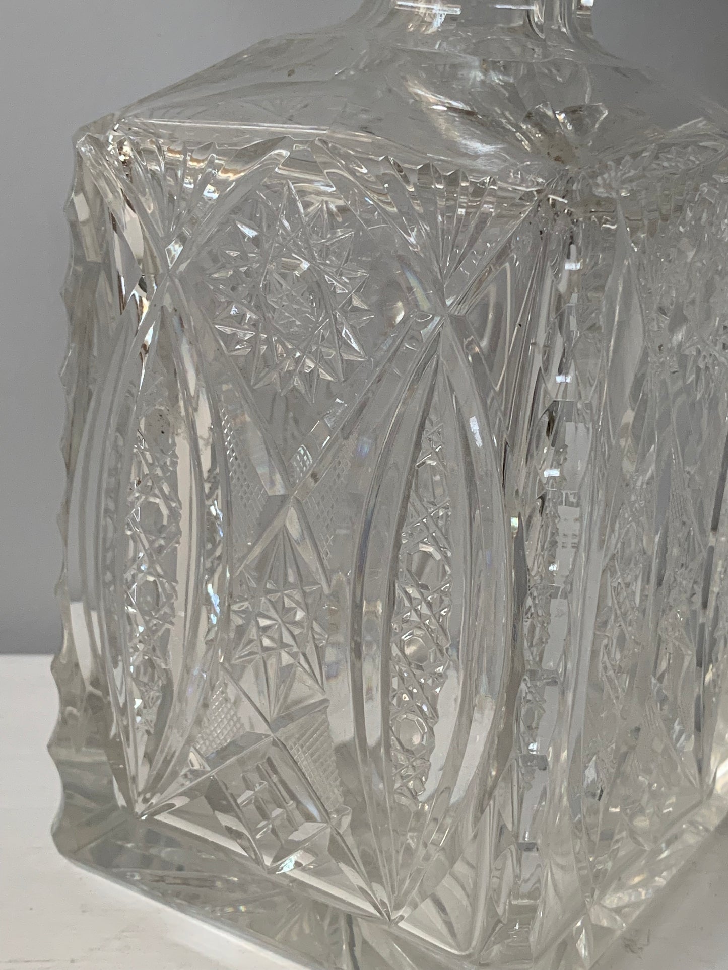 Karafka kryształowa z korkiem