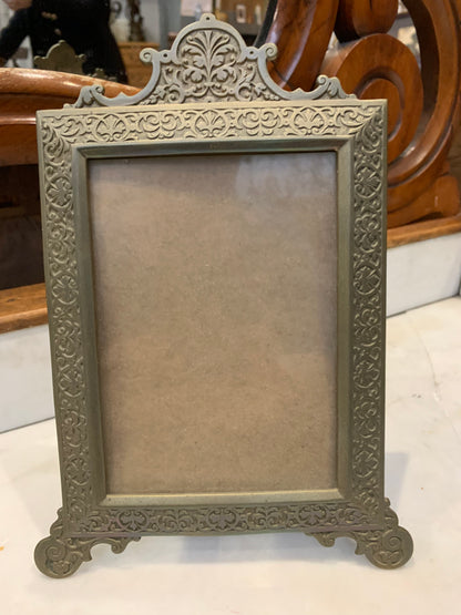 Ramka secesyjna na zdjęcia, zdobiona, 1900 r.