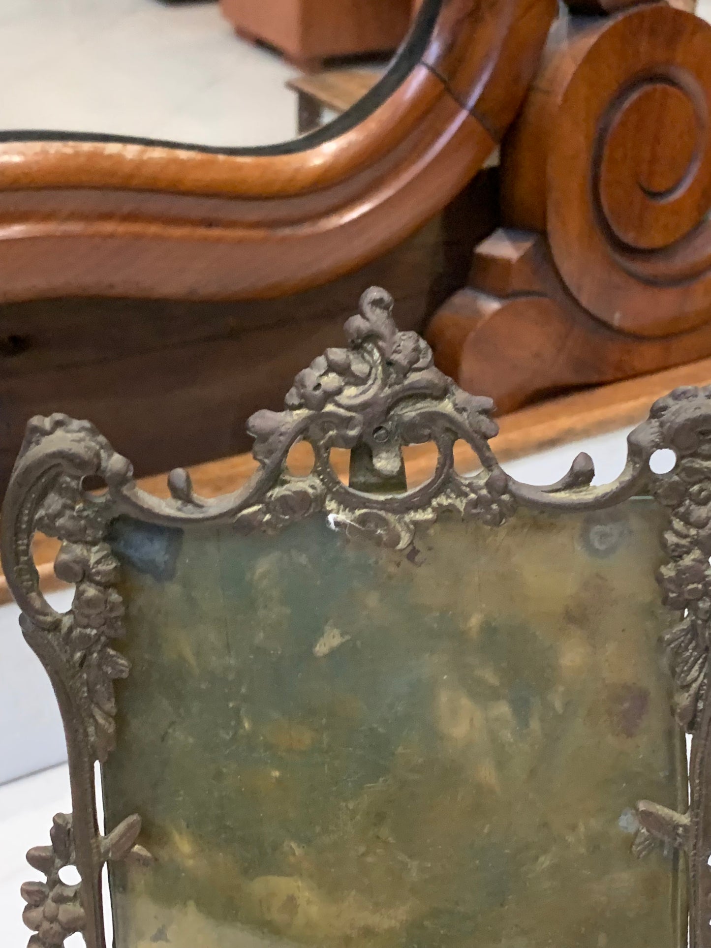 Ramka secesyjna na zdjęcia, zdobiona, 1900 r.