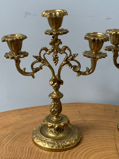 Świecznik na 3 świece mosiądz, odlew lata 80-e - 2 szt.