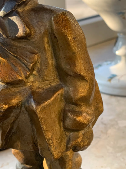 Rzeźba brąz Gazeciarz