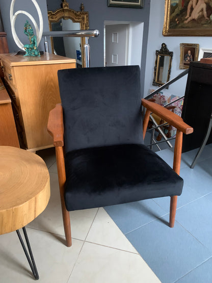 Fotel Lisek PRL, typ 300-190, po renowacji