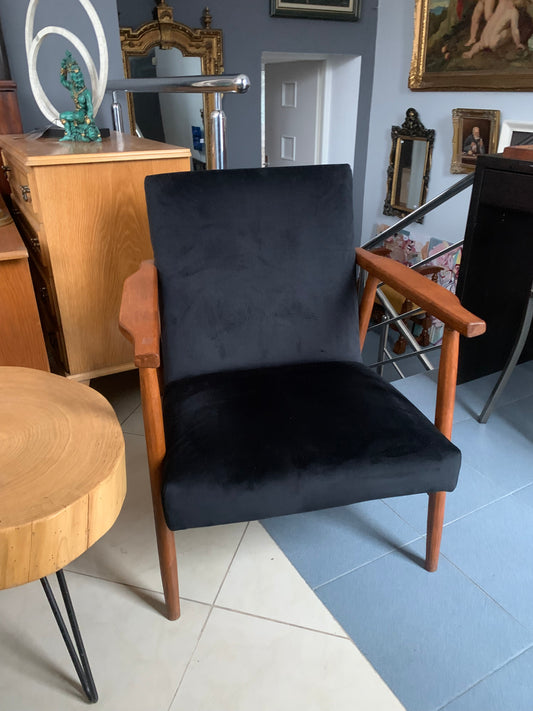 Fotel Lisek PRL, typ 300-190, po renowacji