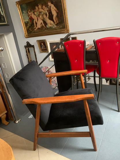 Fotel Lisek PRL, typ 300-190, po renowacji