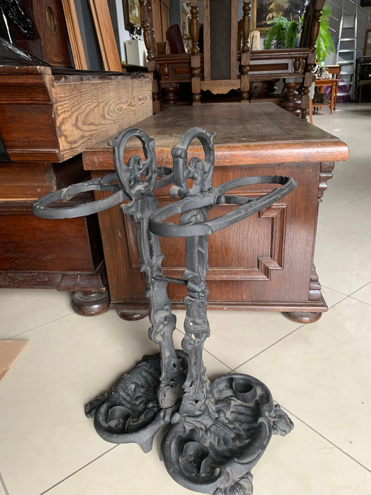 Parasolnik żeliwny, odlew dekoracyjny