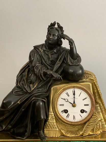 Zegar kominkowy w stylu Napoleona III, brąz złocony i malachit, XIX w