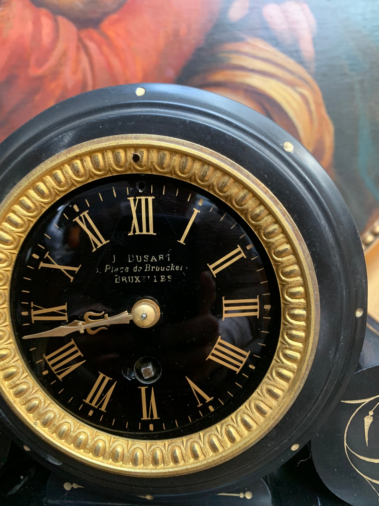 Zegar kominkowy J. Dusart ze świecznikami, czarny kamień