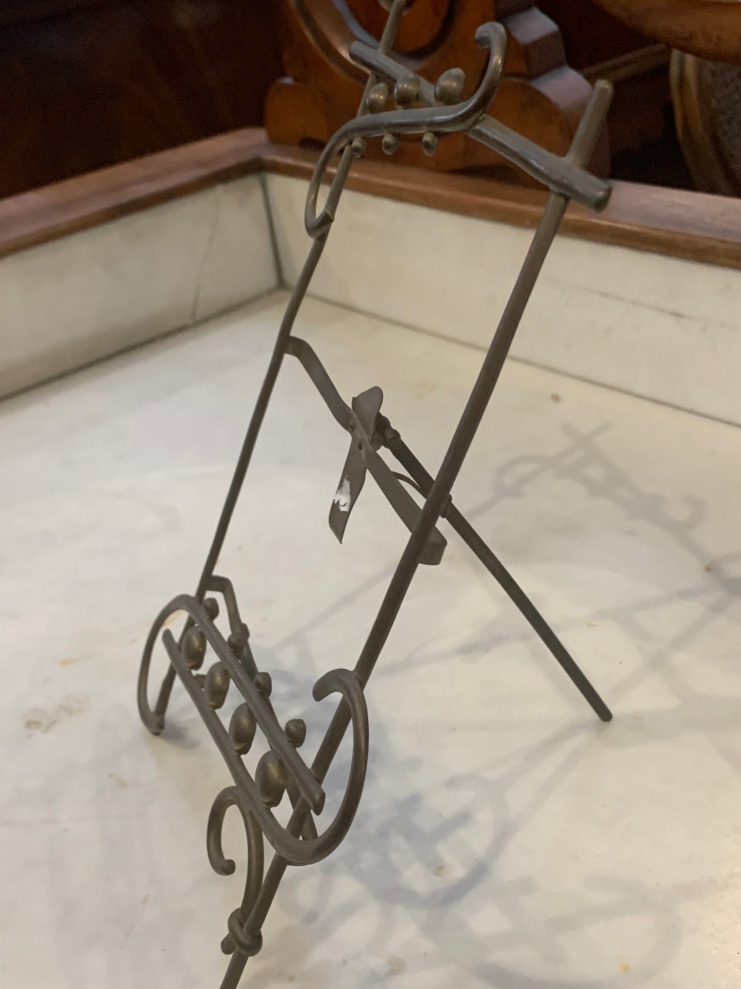 Ramka metalowa, druciana, ozdobny styl