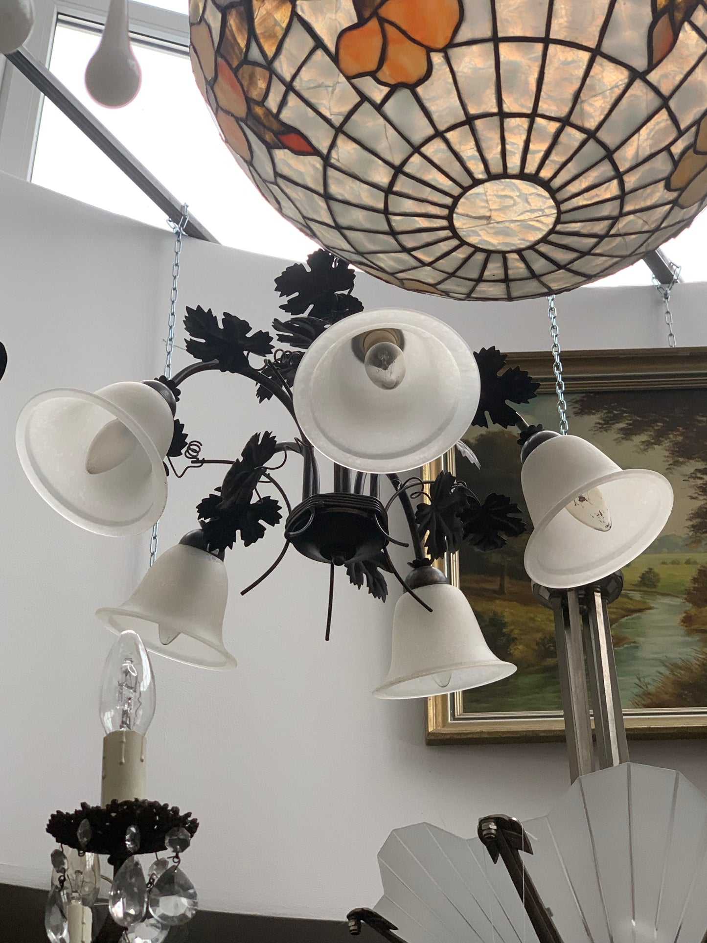 Żyrandol pięcioramienny, metaloplastyka, szkło