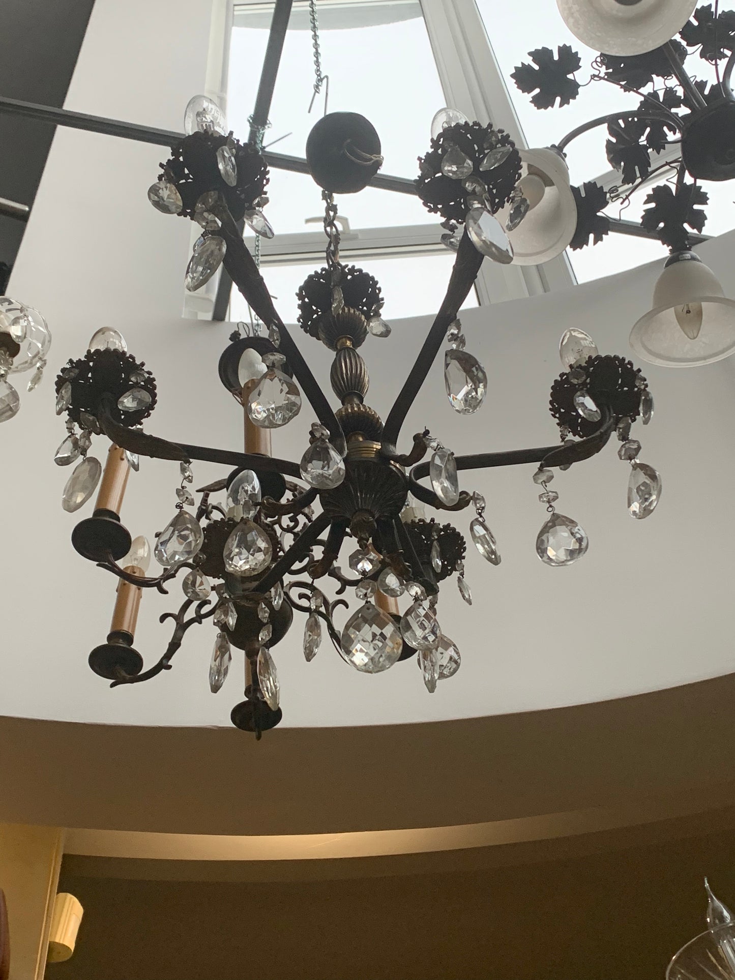 Żyrandol, mosiądz, kryształki fazowane